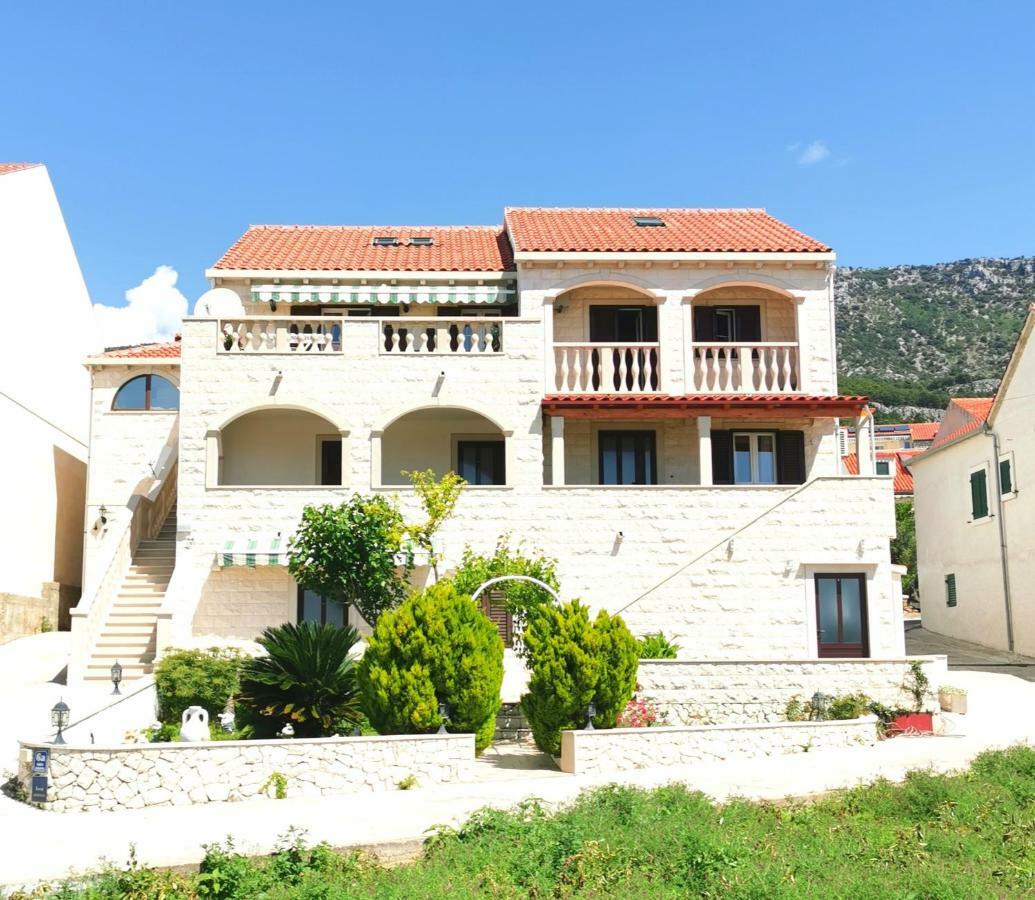 Apartments Fani Бол Экстерьер фото